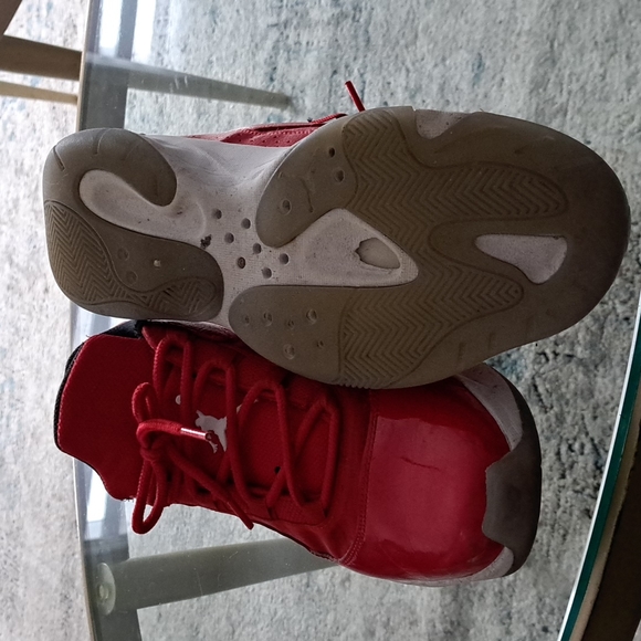 Jordan 11 CMFT low Red/white - Picture 3 of 3